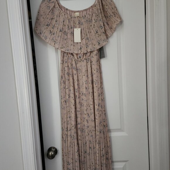 dresses size small - Picture 1 of 4